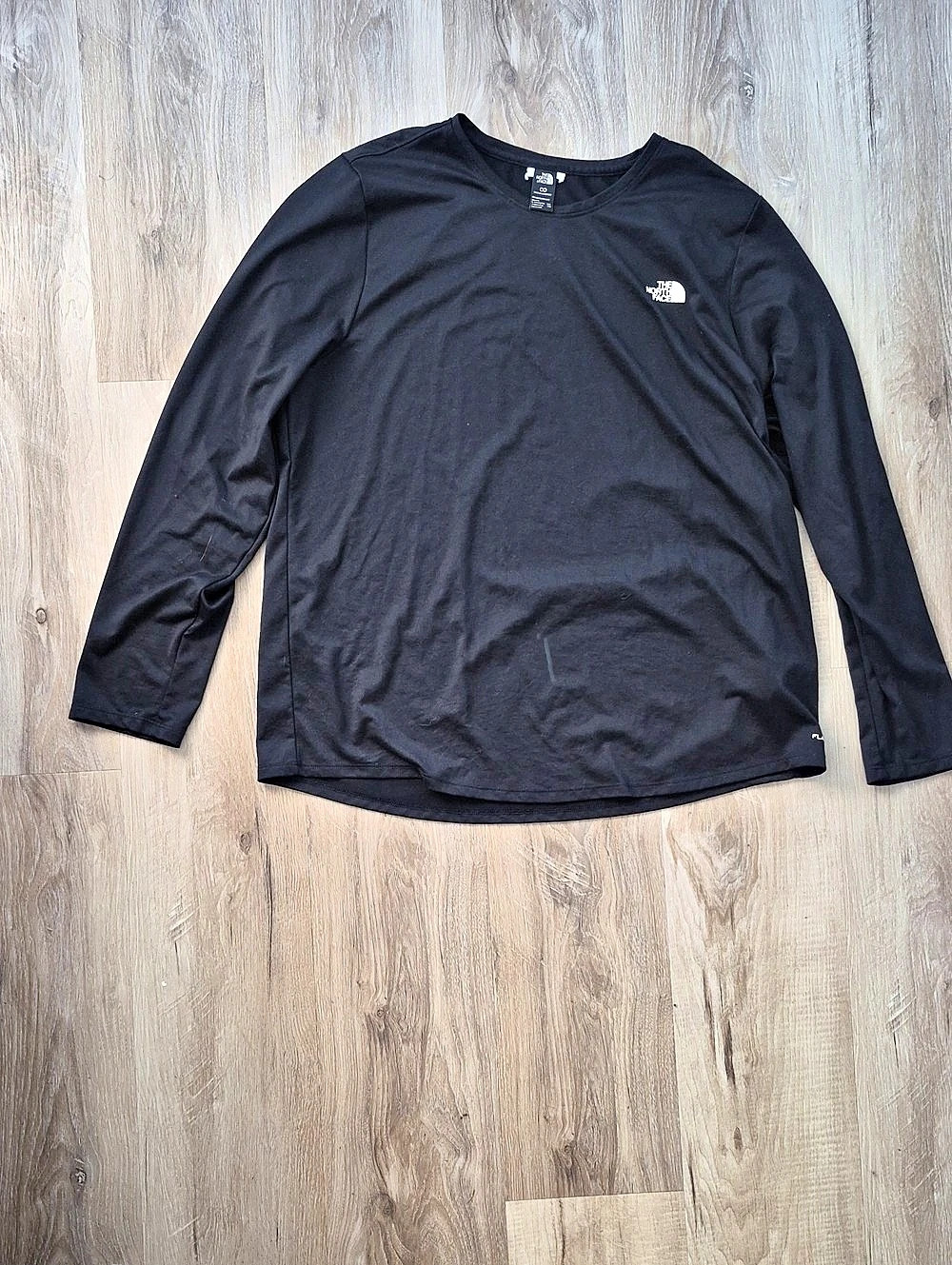 The North Face Circular Design Long Sleeve Tee Black